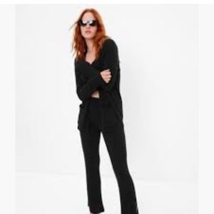 Gap Merino Wool-Blend Rib Cardigan black